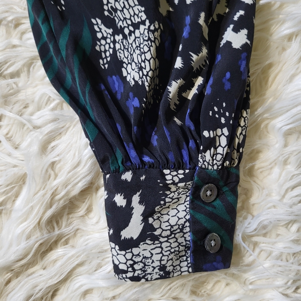 Veronica Beard Stretch Silk Blouse Buckley Black, Green and Blue Animal Print 8 - Picture 16 of 16